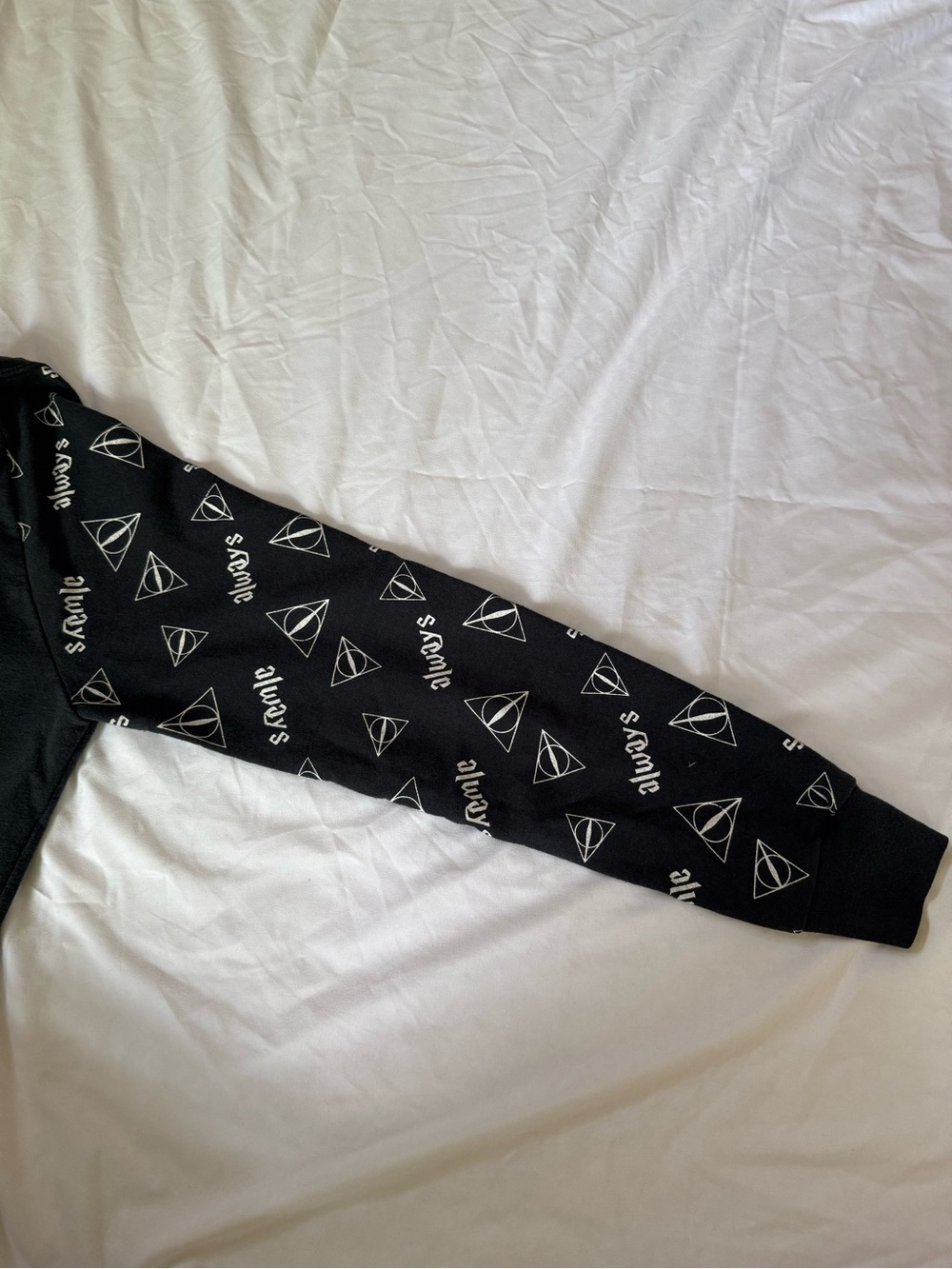 Harry Potter Deathly Hallows Long Sleeve Shirt - Picture 4 of 4